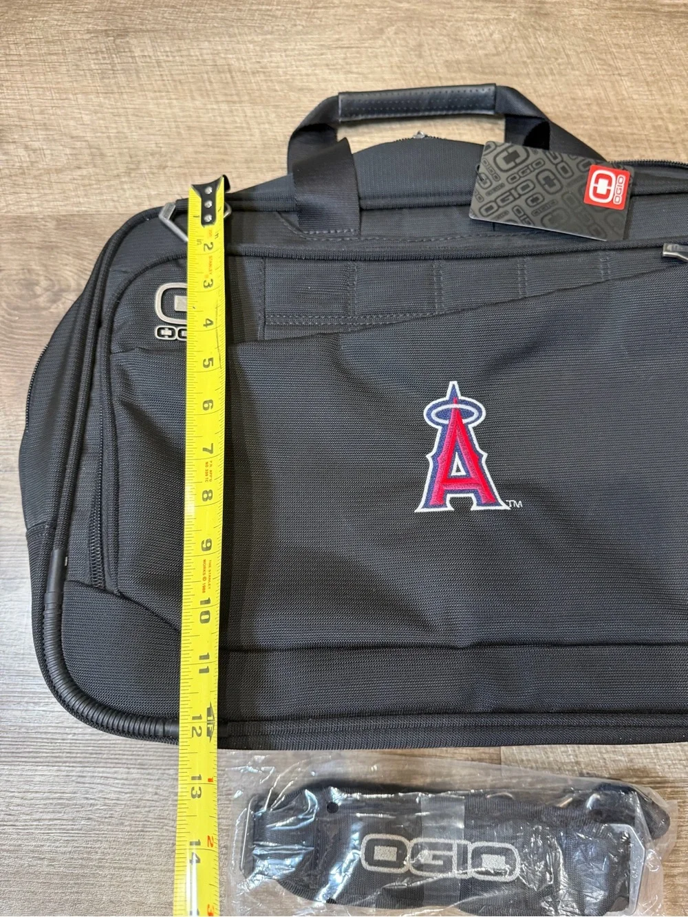 NWT OGIO ELEMENT MESSENGER BAG LOS ANGELES ANGELS OF ANAHEIM MLB